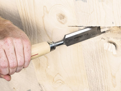 anwendung-stemmeisen-mit-ergonomischen-griff-chisel