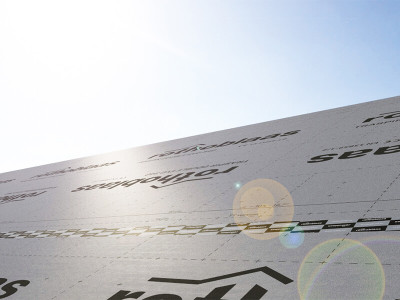 anwendung-einseitig-klebendes-universalband-mit-hoher-uv-und-temperaturbeständigkeit-flexi-band-uv