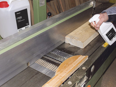 anwendung-frog-silikonfreies-holzgleitmittel-frog