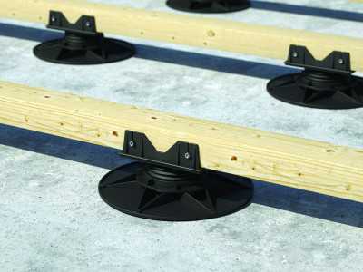 anwendung-justierbarer-stellfuss-für-terrassen-support