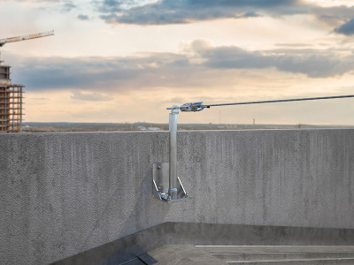 anwendung-tower-zur-installation-an-vertikalen-konstruktionen-towlatevo